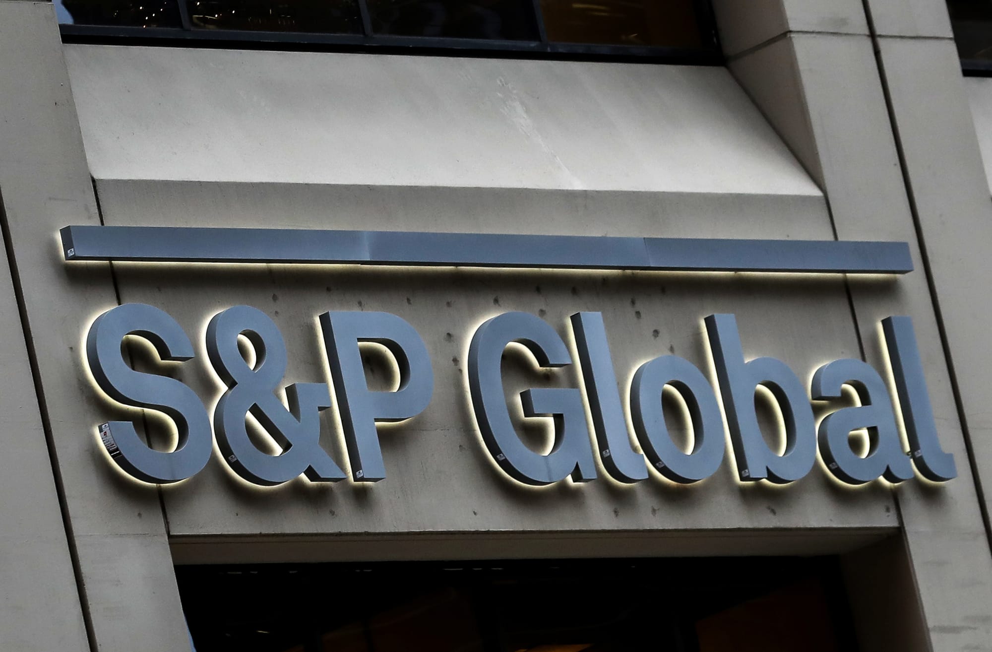 S&P Global Downgrades Five US Banks, Warns Lenders Hold Billions of Dollars in Loans That May Face ‘Material Deterioration’