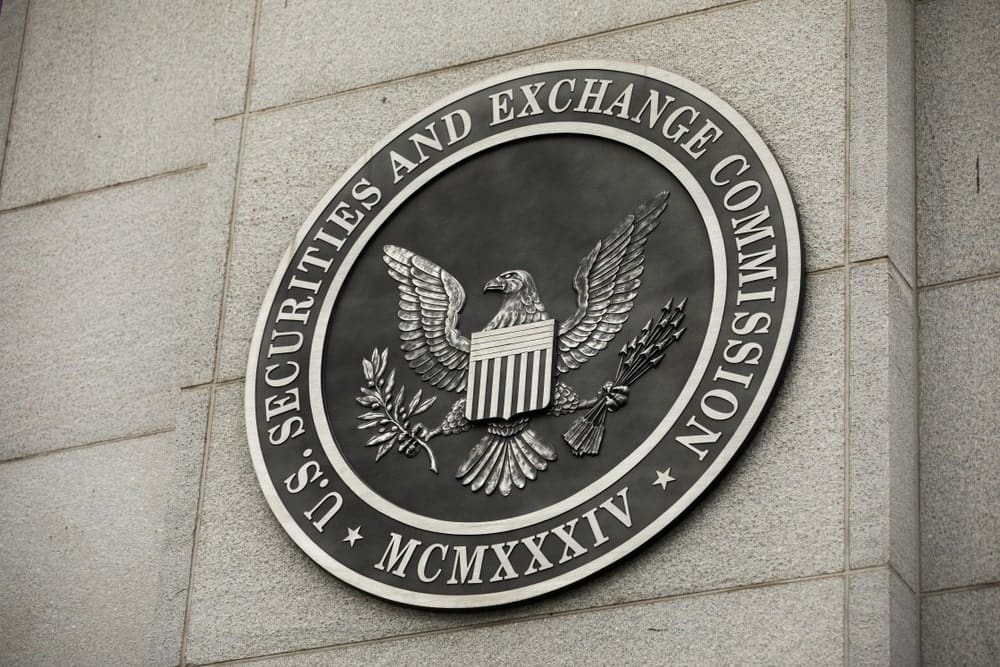 SEC откладывает принятие решения для опционов на спотовые Bitwise и Grayscale Bitcoin ETF